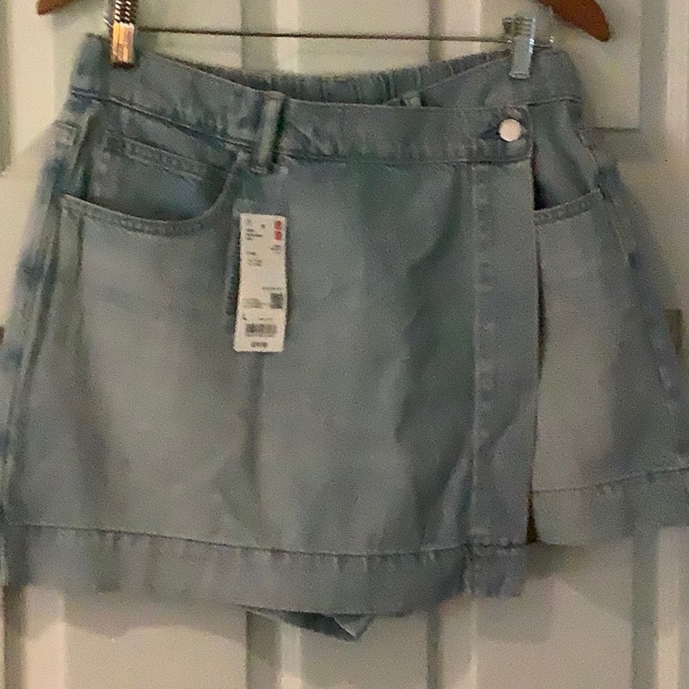 New Uniqlo blue denim skort.